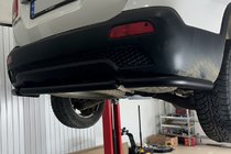 Kia Sorento II XM 2009–2014 Bakre hörndelar till mittbåge AK007-3 Black (2 st, rostfritt stål) foto 2