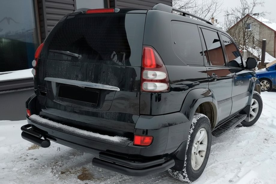 Toyota Land Cruiser Prado 120 2002–2009 Bakre dubbla hörnbågar AK003-2 Black (2 st., rostfritt stål) Foto 1