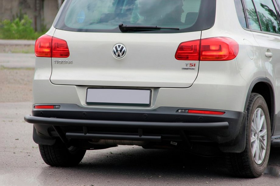 Volkswagen Tiguan 2007–2016 Bakre skyddsbåge AK002-2 Black (rostfritt stål) Image