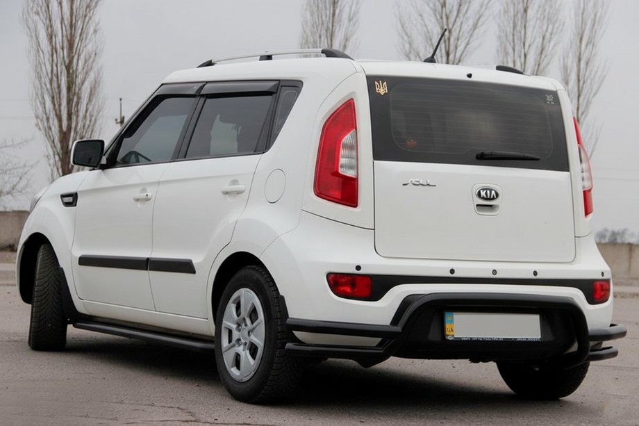 Kia Soul II 2013–2018 Bakre skyddsbåge AK007-2 Black (rostfritt stål) Image
