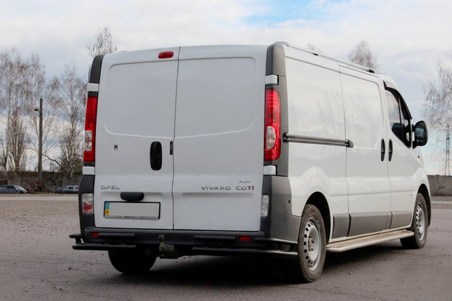 Nissan Primastar 2002–2014 Bakre skyddsbåge AK003-Plus-2 Black (rostfritt stål) Image