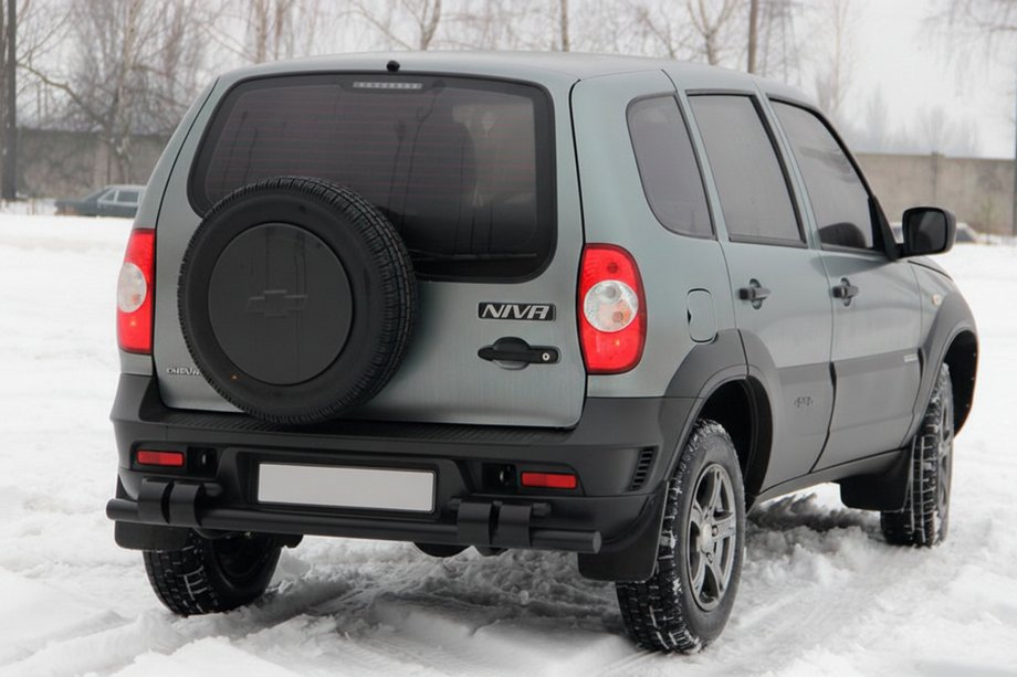 Chevrolet Niva 1998–2020 Bakre skyddsbåge AK015 Black (rostfritt stål) Image