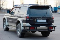 Mitsubishi Pajero Sport 1996–2007 Bakre skyddsbåge AK-Special Black (rostfritt stål) foto 2