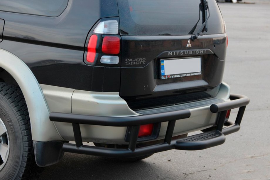 Mitsubishi Pajero Sport 1996–2007 Bakre skyddsbåge AK-Special Black (rostfritt stål) Image