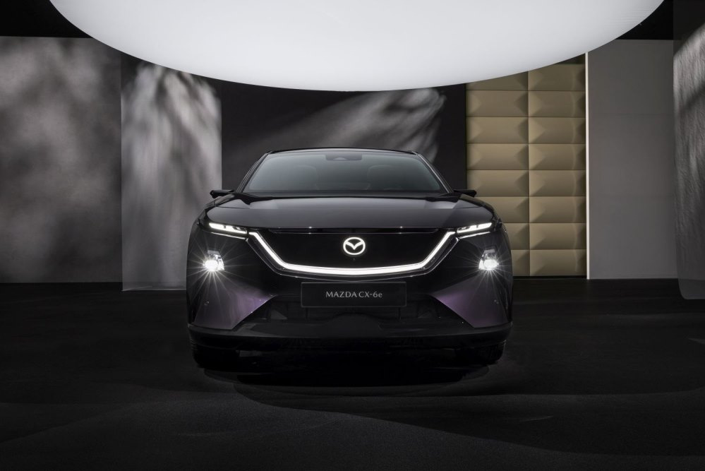 Test av Mazda CX-6e 2026: elegans i elektriskt utförande