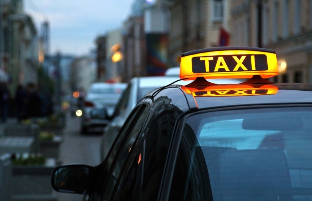 Vilken bil är bäst som taxi? Toppmodeller och viktiga kriterier