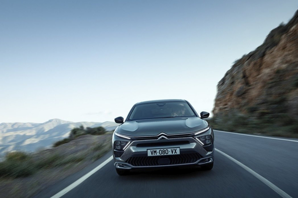 Test av Citroën C5 X Hybrid: komfortabel crossover-liftback med mildhybrid Foto 1