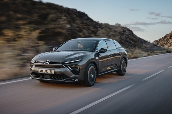 Test av Citroën C5 X Hybrid: komfortabel crossover-liftback med mildhybrid Foto 2
