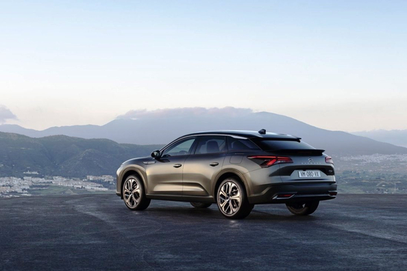Test av Citroën C5 X Hybrid: komfortabel crossover-liftback med mildhybrid Foto 4
