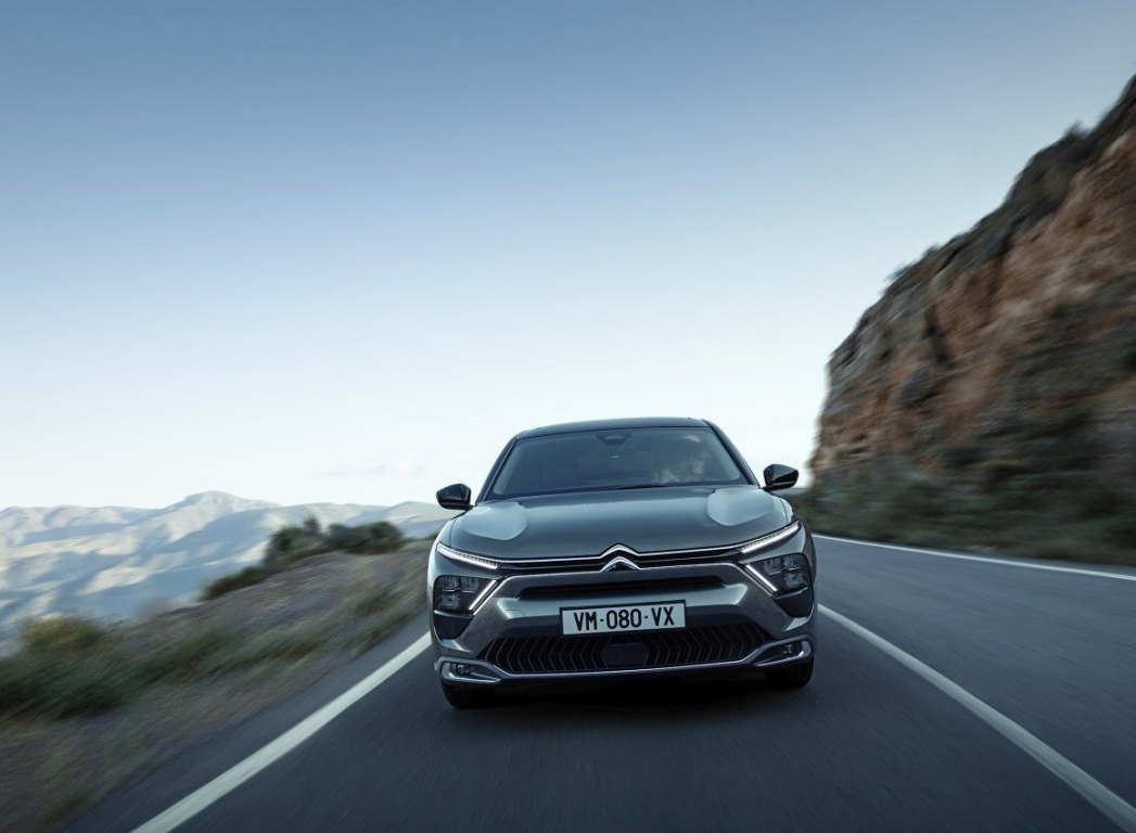 Test av Citroën C5 X Hybrid: komfortabel crossover-liftback med mildhybrid