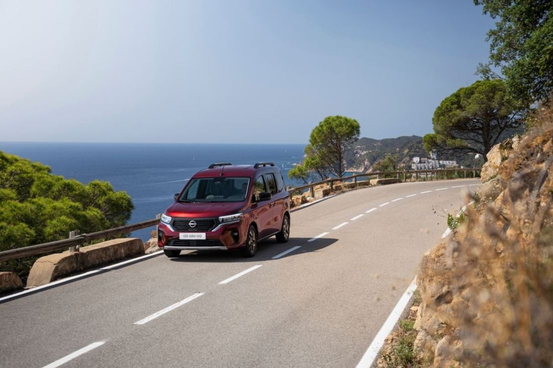 Test av Nissan Townstar personbil: praktisk kompaktvan för stad och familj
