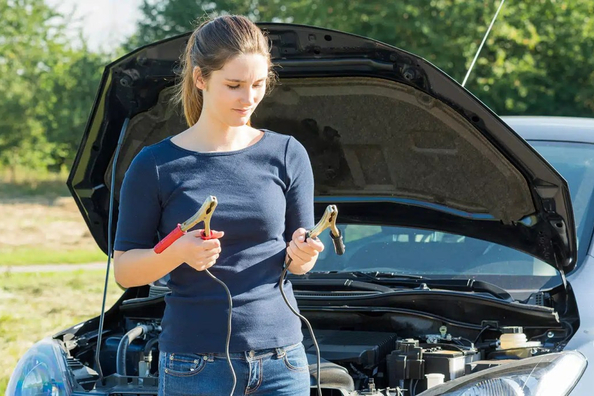 Så startar du bilen med startkablar: säker guide för alla förare