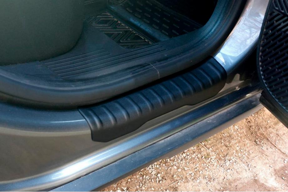Dacia Duster 2024– EuroCap invändiga instegslister (matt, 4 st, ABS) Foto 2