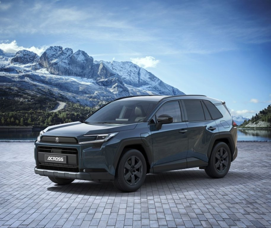 Suzuki Across 2026 test: laddhybrid-crossover