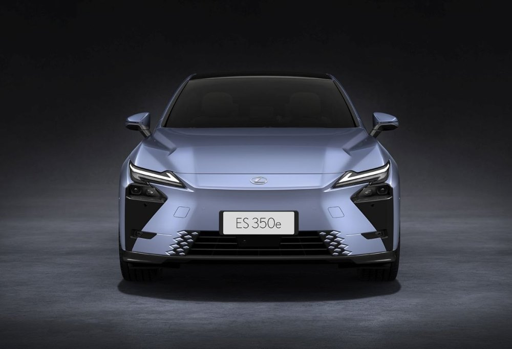 Lexus ES BEV: helelektrisk premiumsedan för 2026