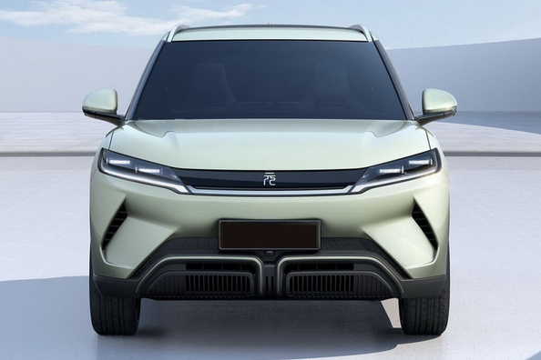Test av BYD Yuan Up: Tekniska data, utrustning och bilder