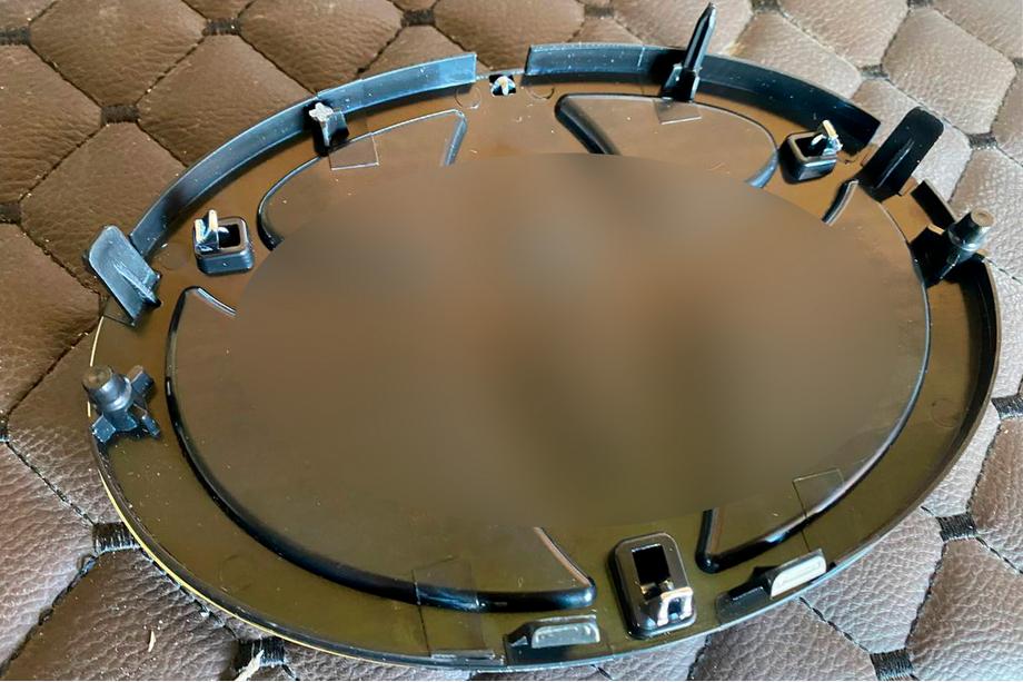 Toyota Land Cruiser Prado 150 2009–2023 Rea – Främre emblem, utan glas (2017+) Foto 2
