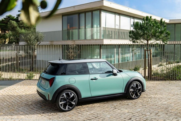 Test av MINI Hatchback 3-door (F66): ny generation