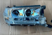 Toyota Land Cruiser 200 2007–2021 Strålkastare fram 2016+ (Standart, begagnad) foto 4