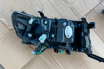 Toyota Land Cruiser 200 2007–2021 Strålkastare fram 2016+ (Standart, begagnad) foto 10
