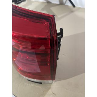 B-sortering Baklyktor 2016-2021 (OEM-standard) Vänster yttre baklykta (på skärm) (sprucken) Toyota Land Cruiser 200 2007–2021 foto 2