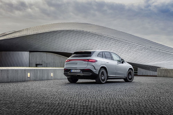 Mercedes-Benz AMG EQE 53 SUV (X294): kraftfull elektrisk crossover från AMG Foto 3