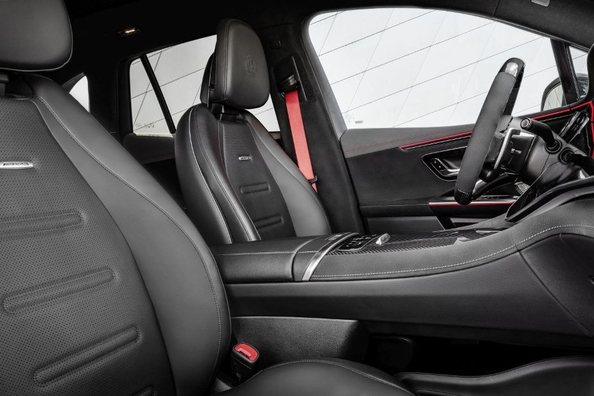 Mercedes-Benz AMG EQE 53 SUV (X294): kraftfull elektrisk crossover från AMG Foto 6