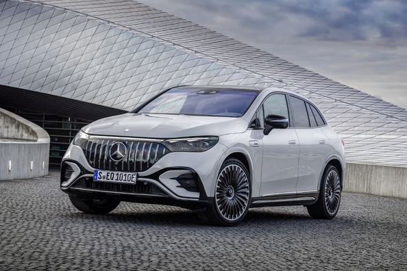 Mercedes-Benz AMG EQE 53 SUV (X294): kraftfull elektrisk crossover från AMG Foto 1