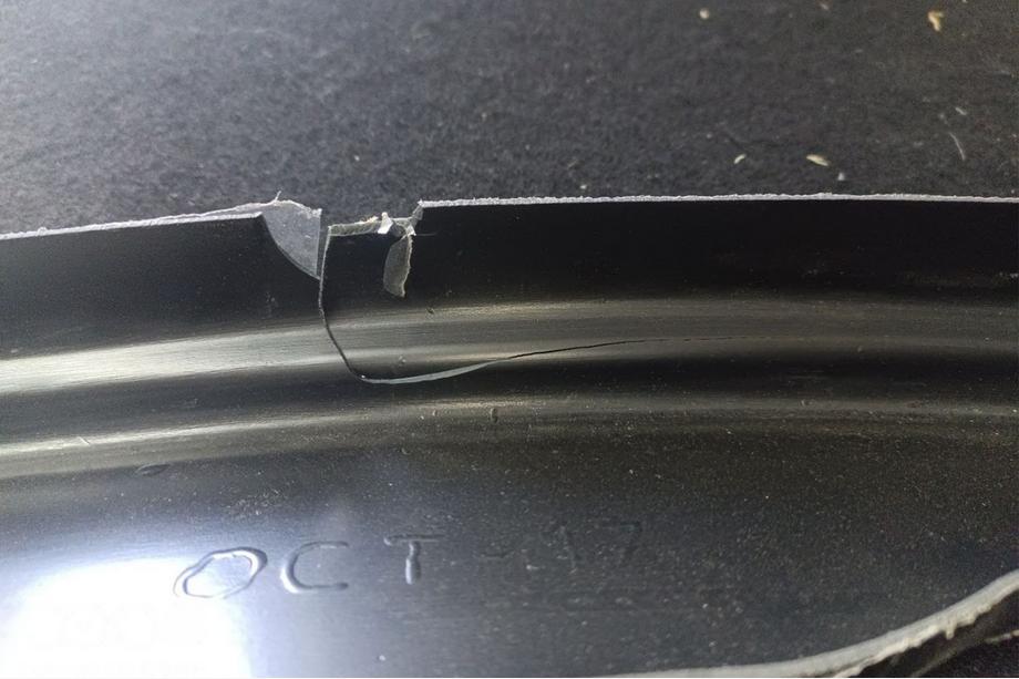 Skoda Octavia III A7 2013–2019 Outlet Främre frontlip DPT V-2 (2017-2019 RS, blank svart) Foto 2