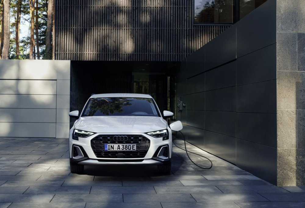Audi A3 allstreet Plug-in Hybrid: effektiv kompakt crossover