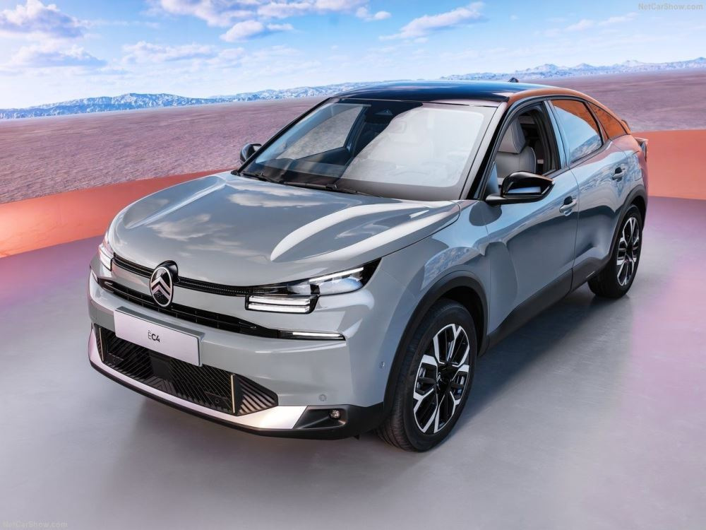 Citroën e-C4 – bekväm elektrisk stadscrossover-halvkombi
