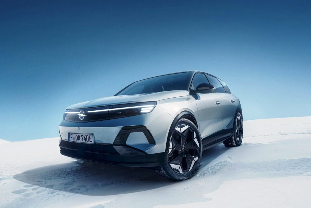 Test av den moderna elektriska crossovern Opel Grandland Electric