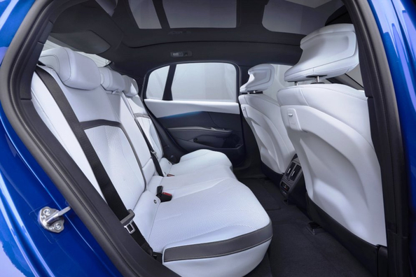 Test av BMW i3 2026: ny eldriven sedan från tyska tillverkaren Foto 7