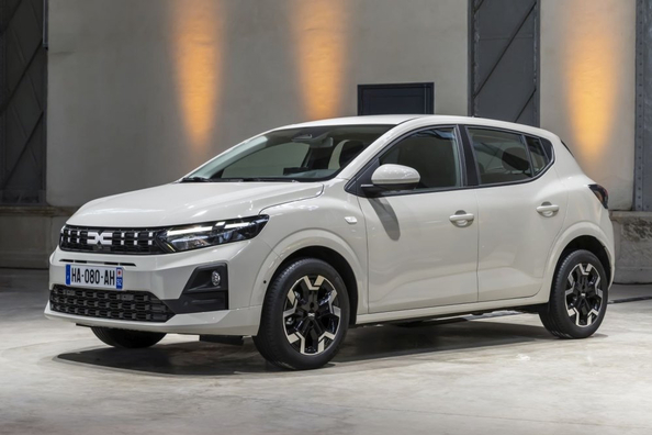 Test av Dacia Sandero: prisvärd stadshatchback med uppdaterad design