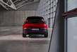 Test av Alfa Romeo Junior (2025): hybrid och elcrossover i en bil foto 2