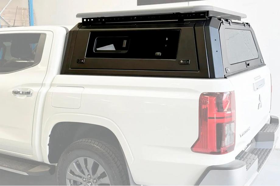 Mitsubishi L200 2024– Hardtop i aluminium med fönster för flak Image