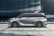 Lexus LM 500h: lyxig hybrid-minibuss för VIP-transporter foto 3