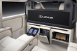 Lexus LM 500h: lyxig hybrid-minibuss för VIP-transporter foto 7