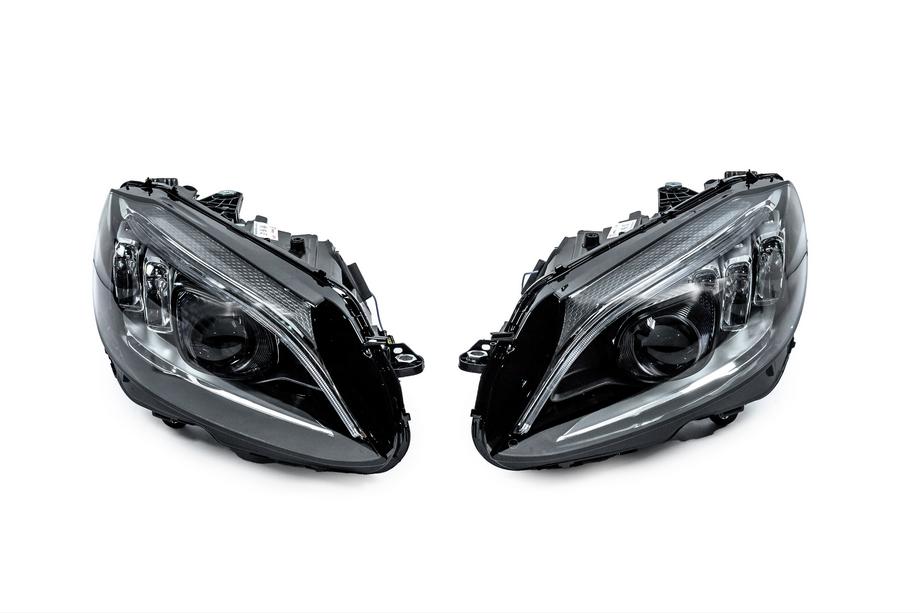 Mercedes C-class W205 2014–2021 Framlyktor med Full LED-moduler (för HALOGEN, 2 st) Image