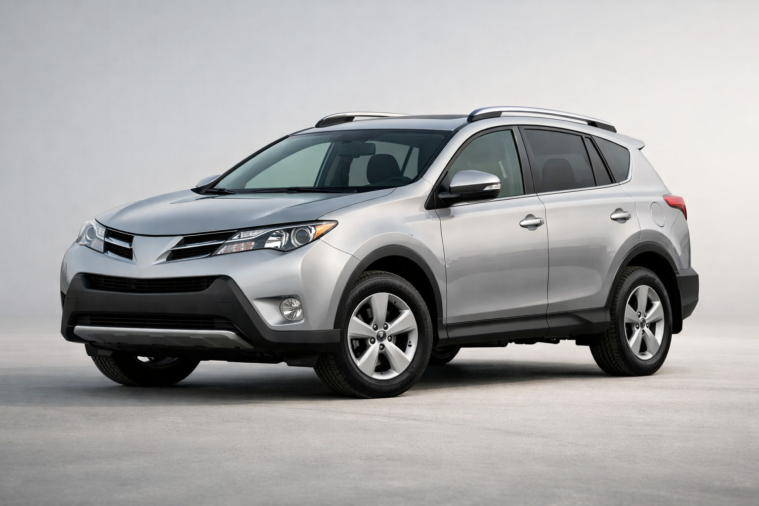 Test av Toyota RAV4 2013-2018: pragmatisk crossover utan dramatik