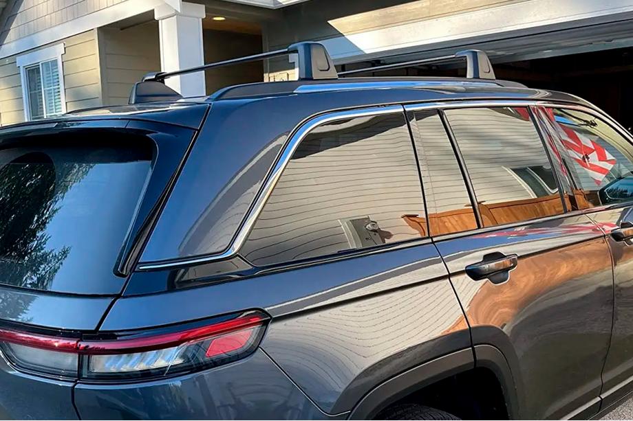 Jeep Grand Cherokee WL 2021– Takräcke (lastbågar) för integrerade takrails OEM (2 st) Image