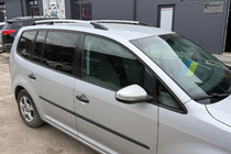 Volkswagen Touran 2010–2015 Kromade takrails Monteringsfötter i metall foto 8