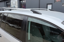 Volkswagen Touran 2010–2015 Kromade takrails Monteringsfötter i metall foto 3