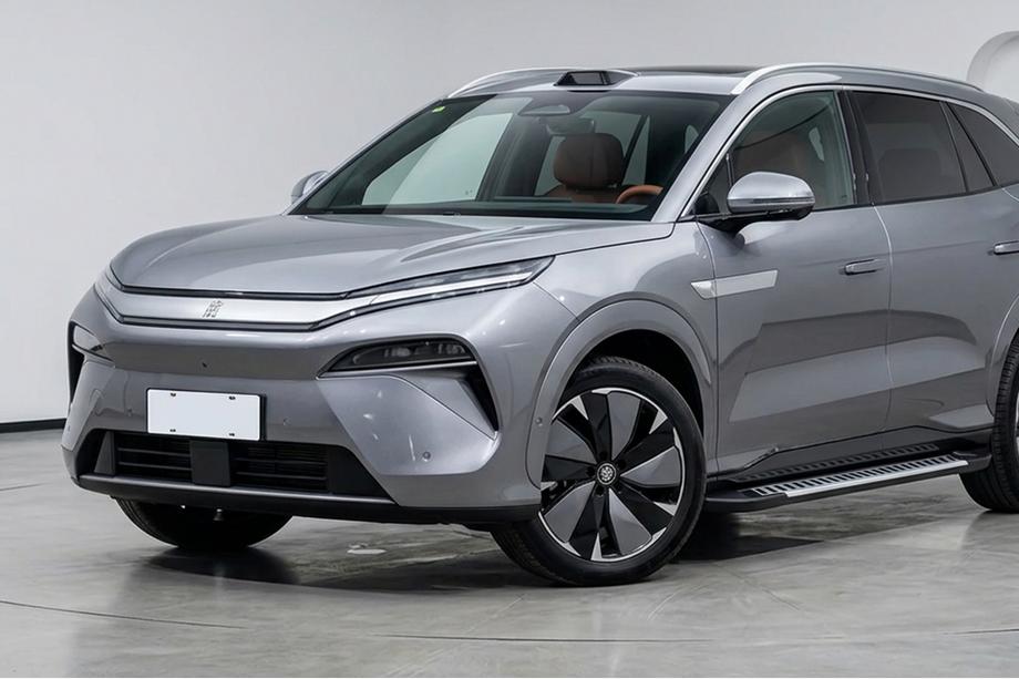BYD Tang 2025– Sidosteg Line (2 st, aluminium) Foto 1