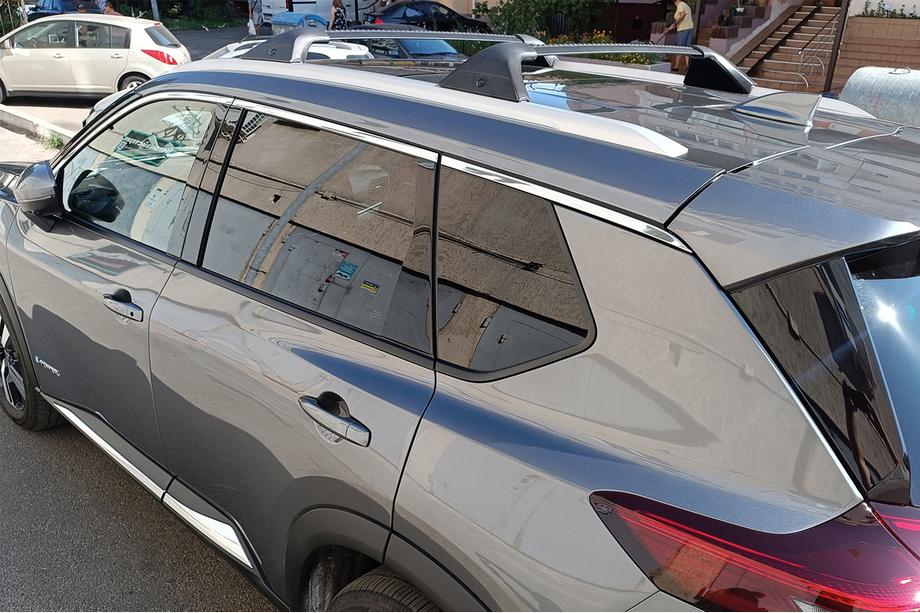 Nissan X-trail T33/Rogue 2022– Takräcke (lastbågar) för integrerade takrails OEM (2 st) Image