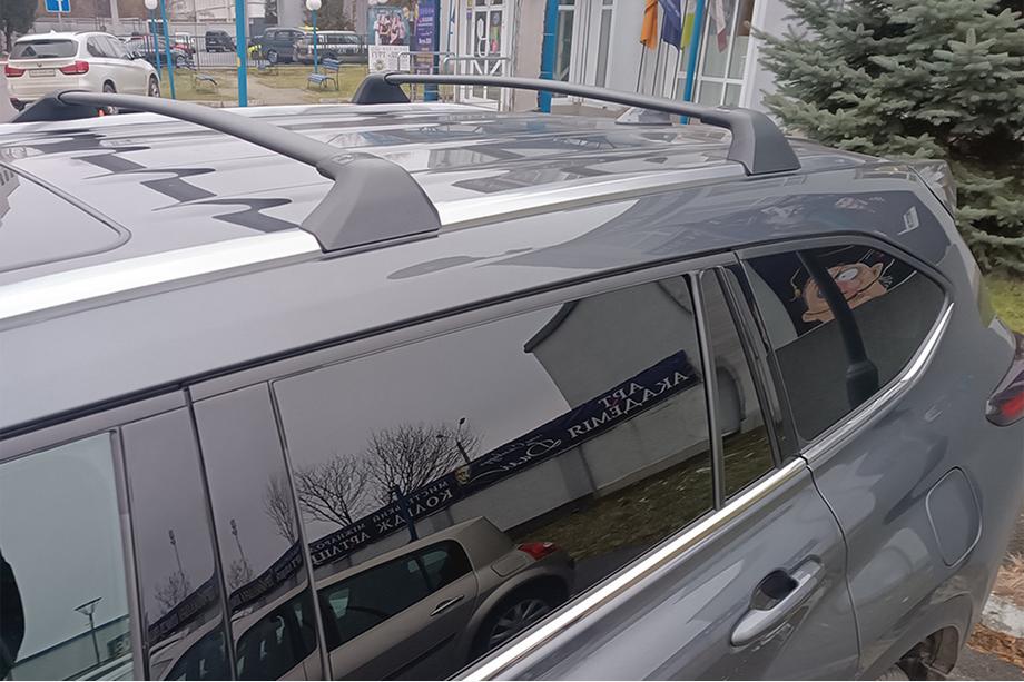 Toyota Highlander 2019– Takräcke (lastbågar) för integrerade takrails OEM (2 st) Image