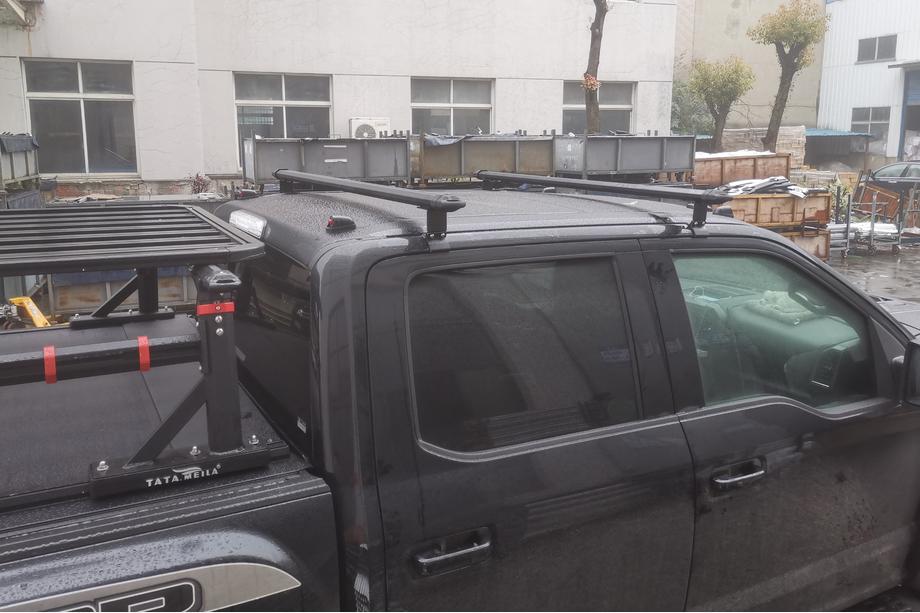 Ford F-150 2014–2021 Takräckesbalkar för slätt tak OEM (2 st.) Foto 3