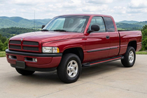 Dodge RAM (BR/BE) 1994–2002 Sidosteg Maya Red (2 st, aluminium) foto 1