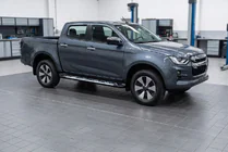 Isuzu D-Max 2019– Sidosteg Sunrise (2 st, aluminium) foto 1