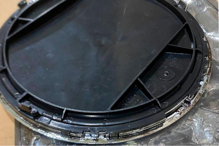 Mercedes GLC X253 2015–2022 Nedsatt pris – främre emblem under glas, kromad kant a0008880111 Foto 3